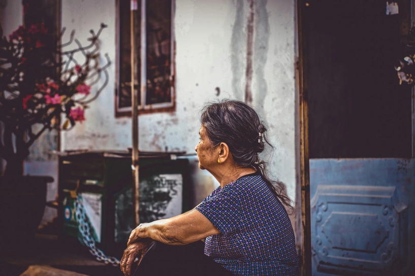 Rằm tháng 7 con cháu không về mẹ tôi ăn đùi gà mà rơi nước mắt - 1