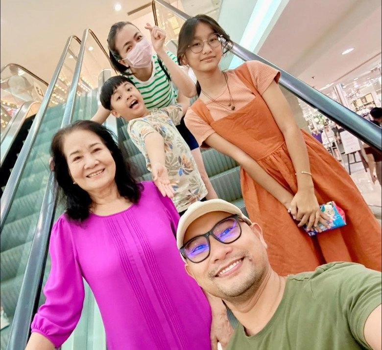 Sang nước ngoài cho con có điều kiện học tập huỳnh đông ái châu đưa con trai về việt nam sau 1 năm định cư canada - 4