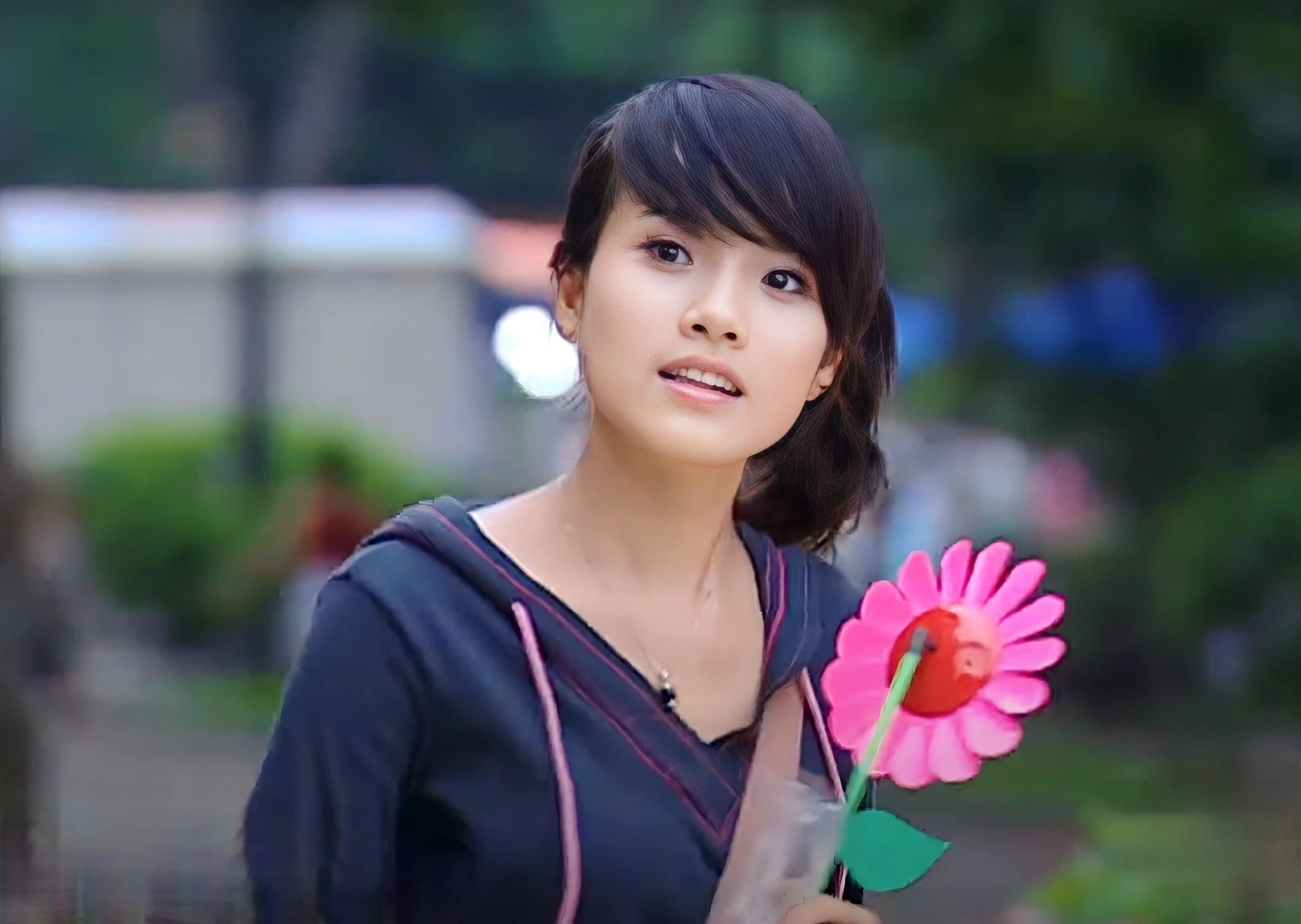 Sau 15 năm rời showbiz ở ẩn nữ chính bước nhảy xì tin lấy chồng giàu làm mẹ sang chảnh - 1