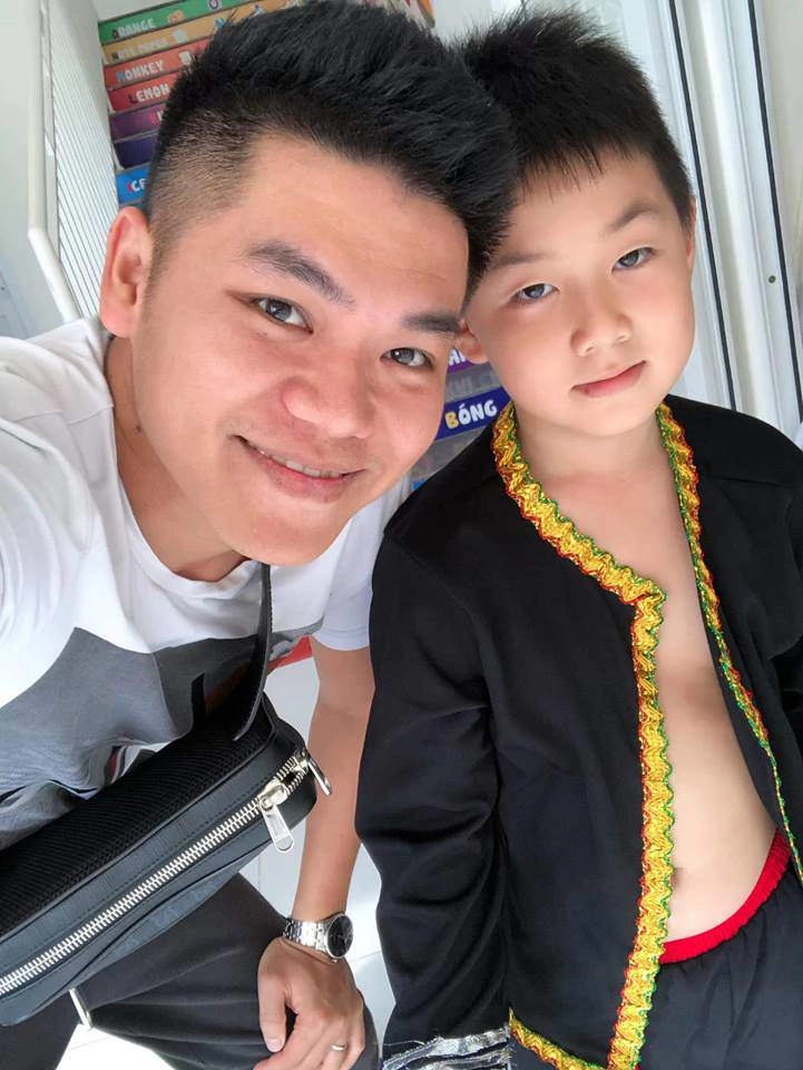 Sau 7 năm lấy lê phương chồng trẻ kém 7 tuổi vẫn chăm chỉtìm cách làm bạn với con trai riêng của vợ - 4