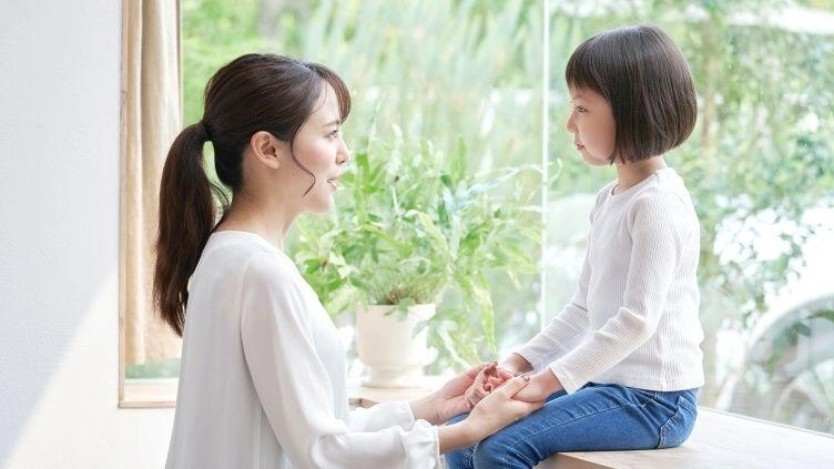 Sau chuyến đi công tác tôi giật mình khi con gái nói tối nào bố cũng ngắm hình các cô gái xinh đẹp - 1