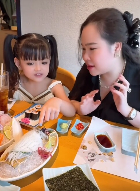 Sau đám cưới với chồng tây tỷ phú mỹ nữ việt công khai con gái riêng là diễn viên nhí nổi tiếng - 8