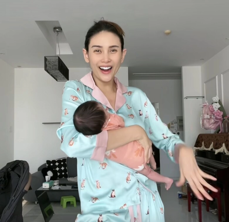 Sinh con gái quốc tịch mỹ cảnh bỉm sữa ở nhà chăm con ở xứ cờ hoa của võ hoàng yến không lung linh như ảnh mạng - 5