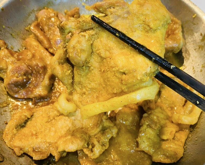 Sườn cốt lết khìa nước dừa siêu ngon chỉ vài bước đơn giản là xong cả nhà khen tấm tắc - 7
