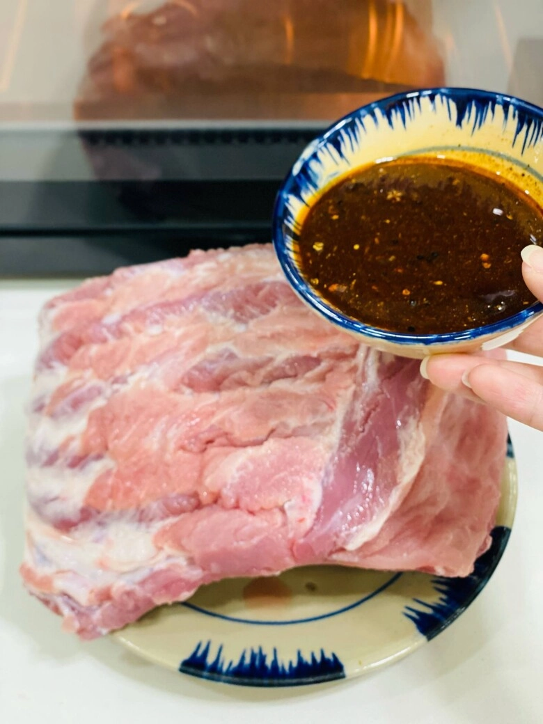 Sườn nướng tảng ngũ vị cực dễ làm mà ngon miệng thơm nức ai ăn cũng thích - 4