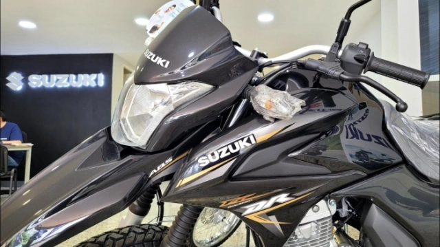 Suzuki ra mắt đối thủ xứng tầm với yamaha wr155 trang bị sẵn phanh abs - 3