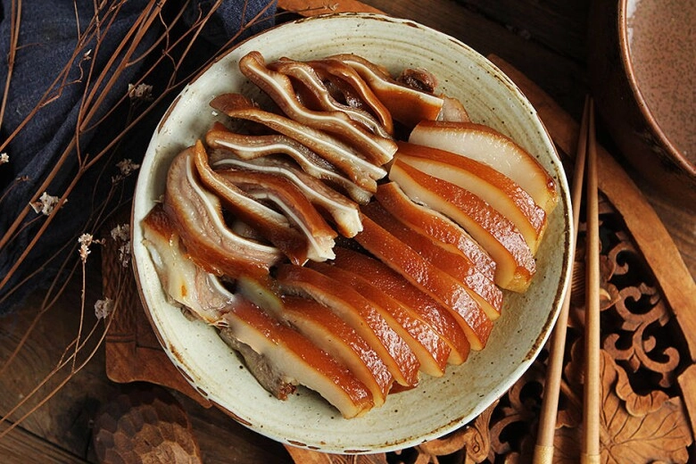 Tai heo làm nộm mãi cũng chán đem kho kiểu này được món giòn ngon đậm đà cực hấp dẫn - 4