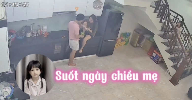 Thấy bố mẹ thân mật trong bếp con gái từ trên tầng đi xuống nói một câu khiến cả hai hết chối - 2
