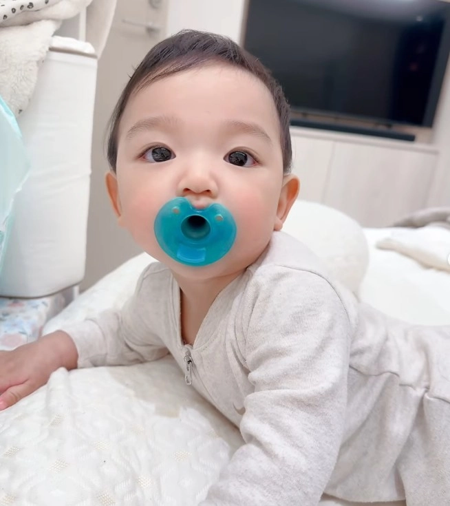 Thấy con 10 tháng bị nghẹn nữ dv nổi tiếng liền cho tay vào móc thứ rơi ra sàn khiến cô choáng váng - 2
