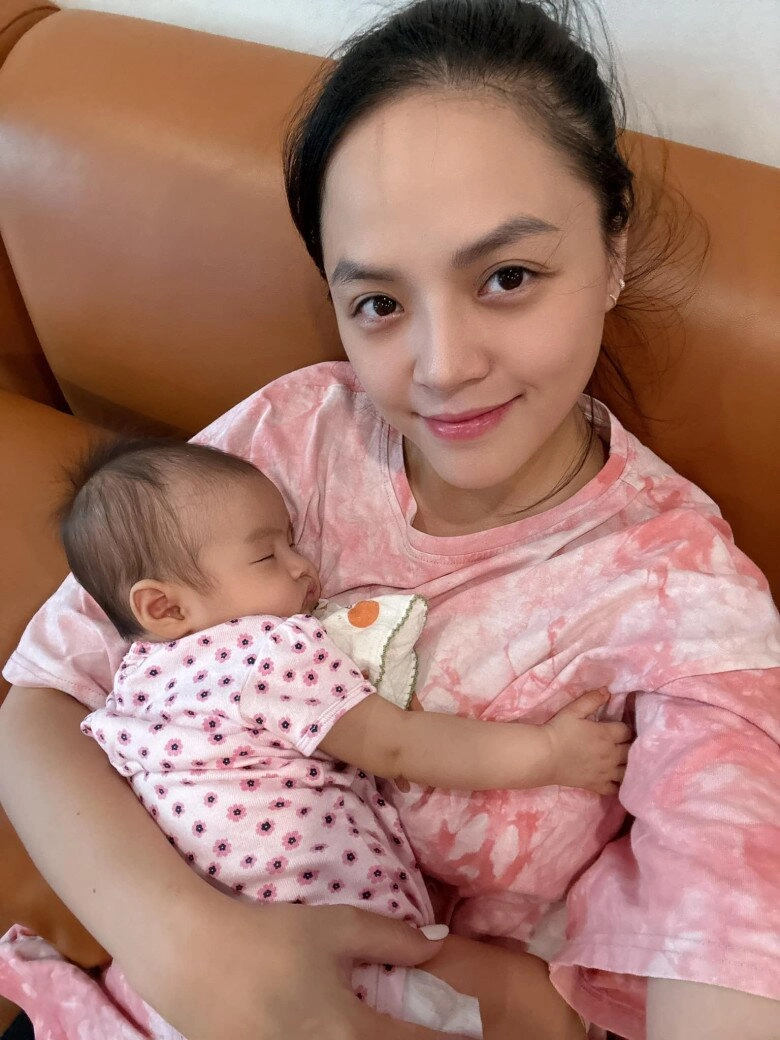Thu quỳnh làm mẹ đơn thân đầu bù tóc rối chăm ái nữ bị hỏi danh tính bố của con nữ dv đáp trả gây chú ý - 1