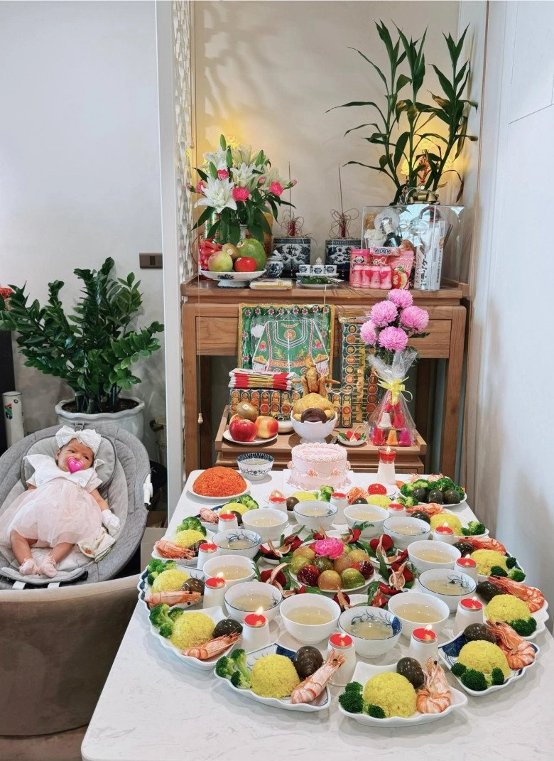 Thu quỳnh làm mẹ đơn thân lần 2 tự tay chuẩn bị mâm cúng mụ cho con gái nhìn kỹ có món chưa sao việt nào làm - 2