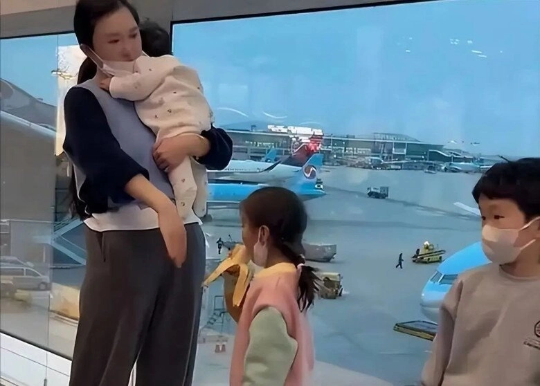 Thức khuyadậy sớm chăm 4 con nhỏ ông lão u80 thấy mình cường tráng như cậu bé vợ trẻ kém 31 tuổi lại chê - 8