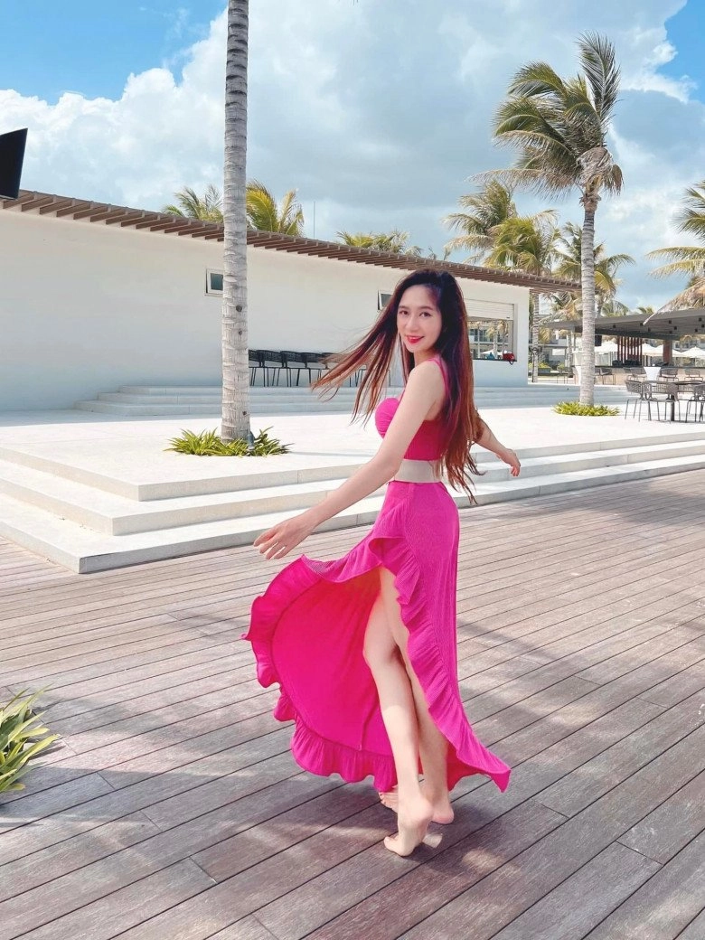 Tiểu thư hà thành u40 làm mẹ 4 con xinh đẹp giỏi giang còn kiếm 276 tỷ đồng trong 9 ngày - 2