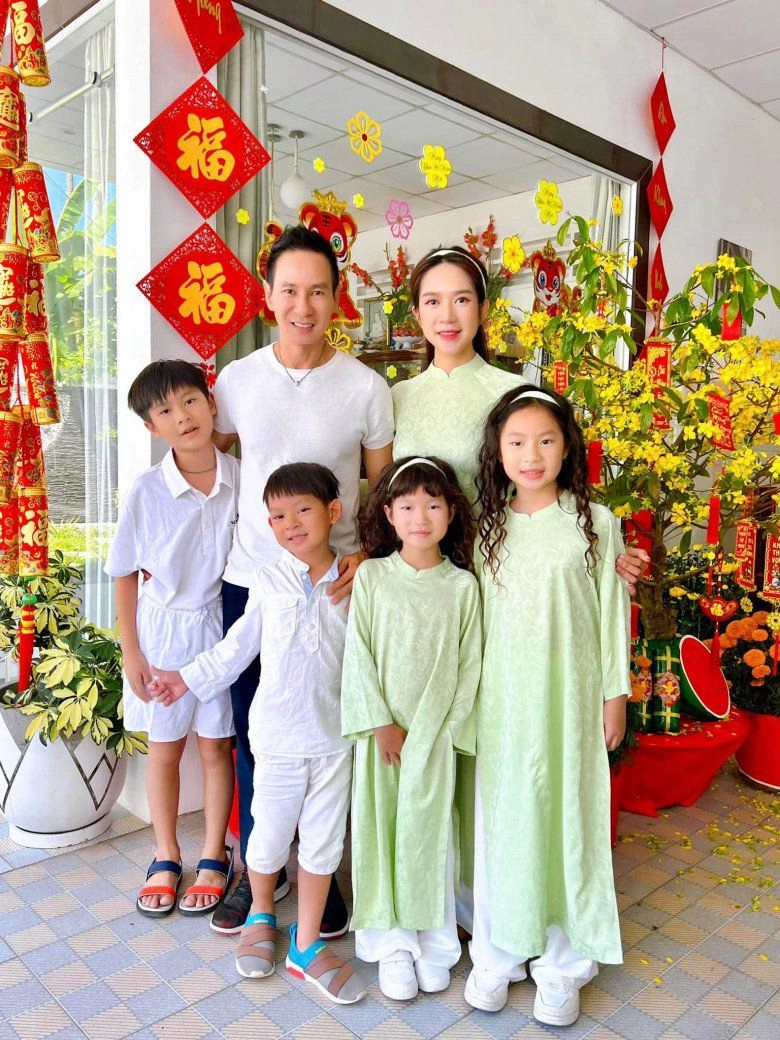 Tiểu thư hà thành u40 làm mẹ 4 con xinh đẹp giỏi giang còn kiếm 276 tỷ đồng trong 9 ngày - 3