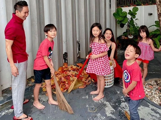 Tiểu thư hà thành u40 làm mẹ 4 con xinh đẹp giỏi giang còn kiếm 276 tỷ đồng trong 9 ngày - 10