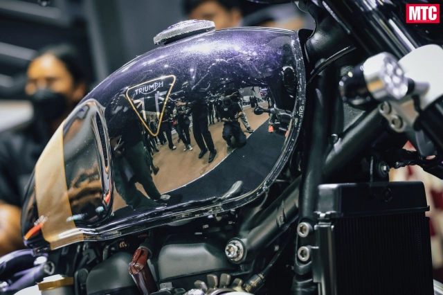 Tín đồ hoài cổ chỉ biết xuýt xoa trước phiên bản triumph bonneville bobber tfc 2025 - 9