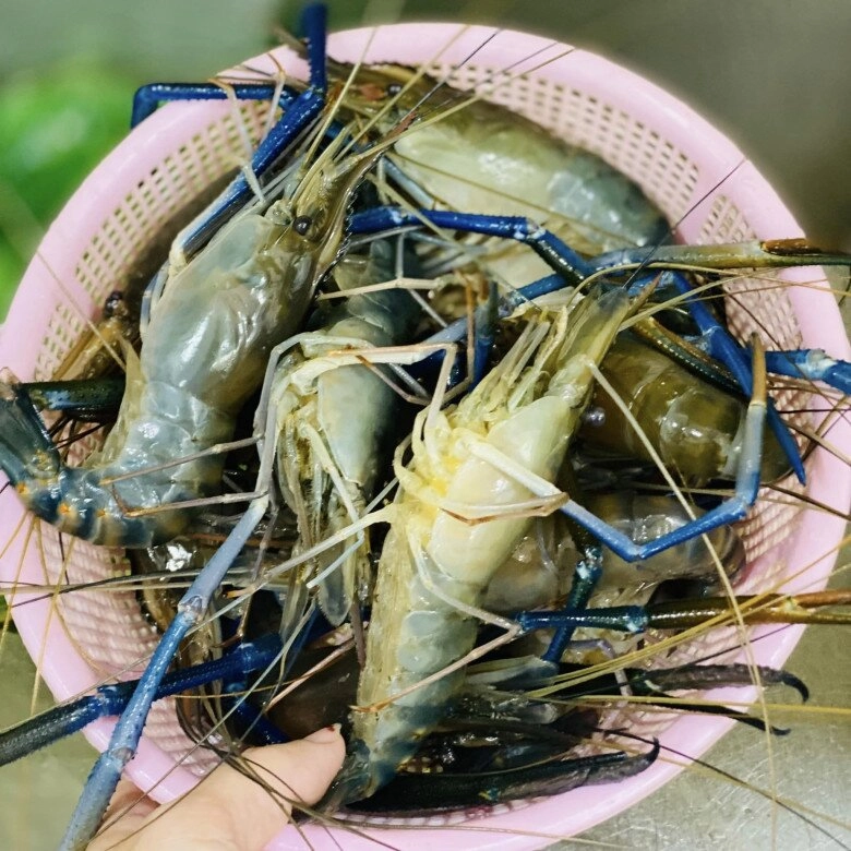 Tôm nướng muối vừa đơn giản lại ngon màu đẹp rực rỡ của mẹ đảm sài gòn - 2