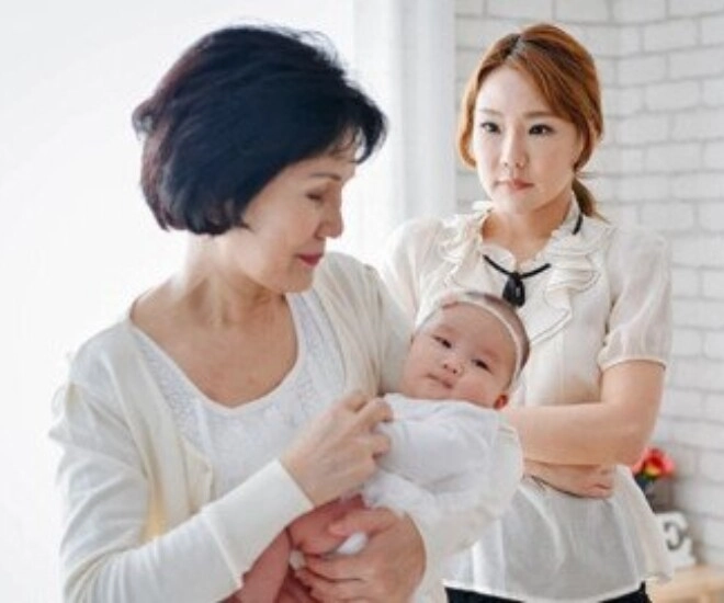 Trả lương cao thuê bảo mẫu chăm con nhưng ngày nào chị ta cũng ngủ đến 10 giờ tôi chết lặng khi kiểm tra camera - 1