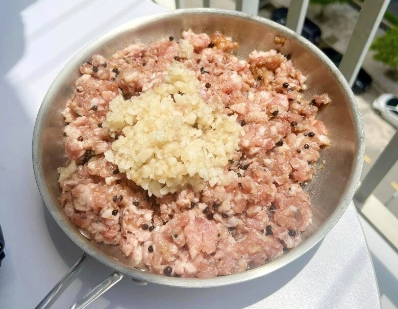 Tự làm lạp xưởng tại nhà không phần phải phơi nắng chỉ 6 tiếng là ăn được luôn thơm ngon đã miệng - 5