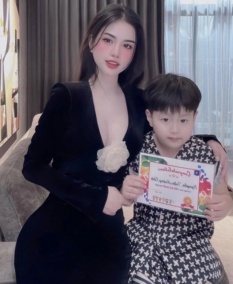 Từng bất lực vì con học kém ở trường quốc tế 100 triệunăm nay vợ cũ việt anh khoe bé đạt huy chương - 2