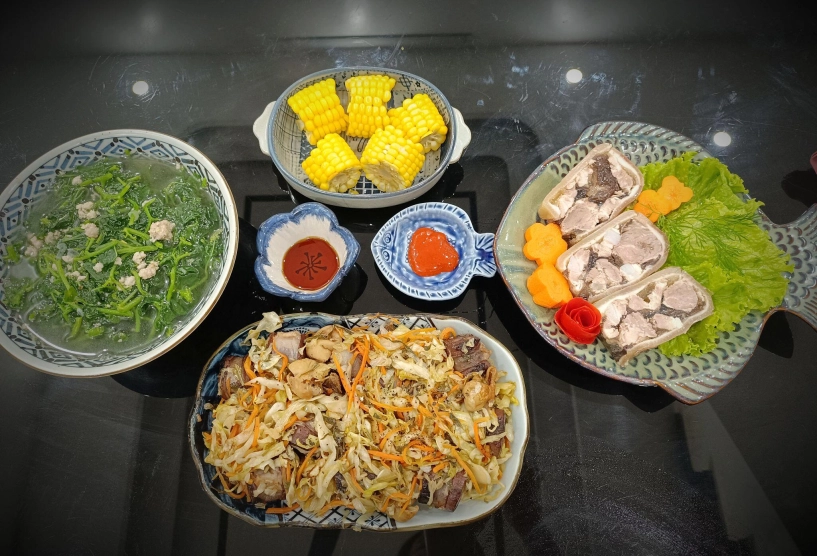Từng tiết kiệm tiền bán ve chai để mua sách nấu ăn giờ nhìn loạt cơm ngon của mẹ đảm ai cũng phải khen hết lời - 11