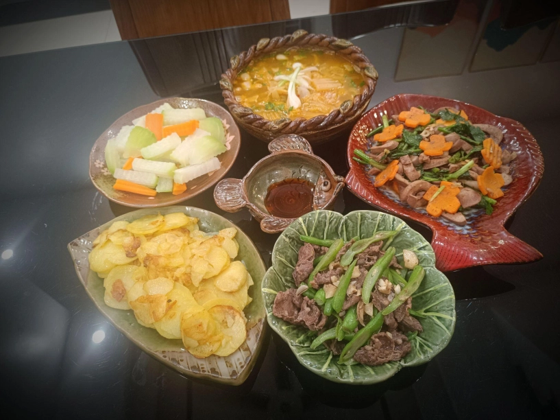 Từng tiết kiệm tiền bán ve chai để mua sách nấu ăn giờ nhìn loạt cơm ngon của mẹ đảm ai cũng phải khen hết lời - 14