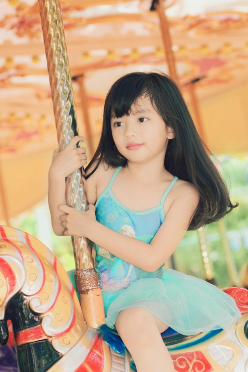 Vài phút trên sàn diễn bé gái 15 tuổi lấn át hh tiểu vy vì quá đẹp được mẹ đào luyện để đậu hoa hậu tương lai - 9