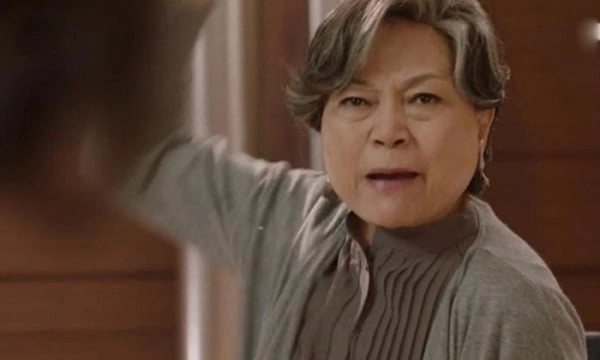 Về quê thăm con tôi sốc khi chứng kiến mẹ chồng đang làm điều này với cháu - 1