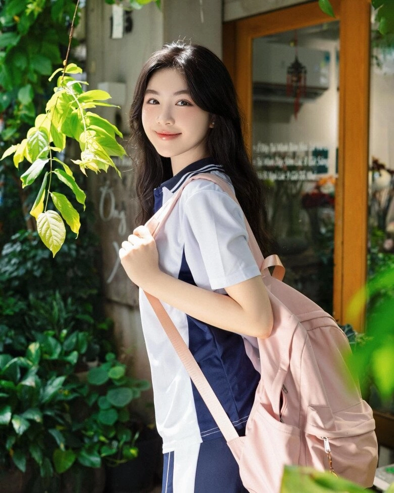 Vẽ tranh đem đi sự kiện ái nữ nhà quyền linh gây chú ý với visual tuổi 18 đỉnh chóp tài năng đáng ngưỡng mộ - 7