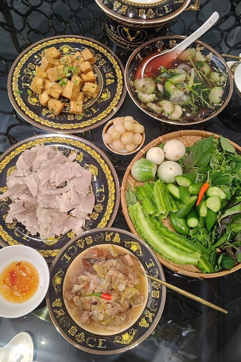 Việt hương khoe mâm cơm đỉnh nóc kịch trần ai cũng tấm tắc tha phương cầu thực không bằng ẩm thực việt nam - 2
