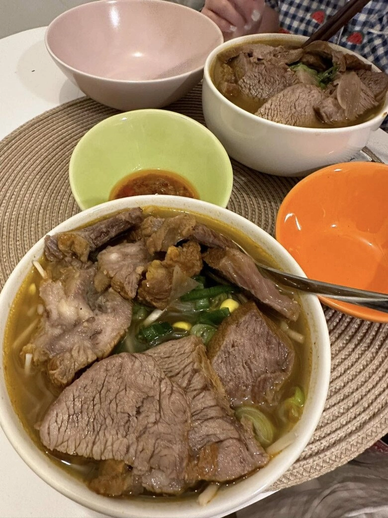 Vợ cũ huy khánh đảm hơn khi chăm con gái ở phần lan khoe cách làm heo quay siêu dễ mà ngon tuyệt - 8