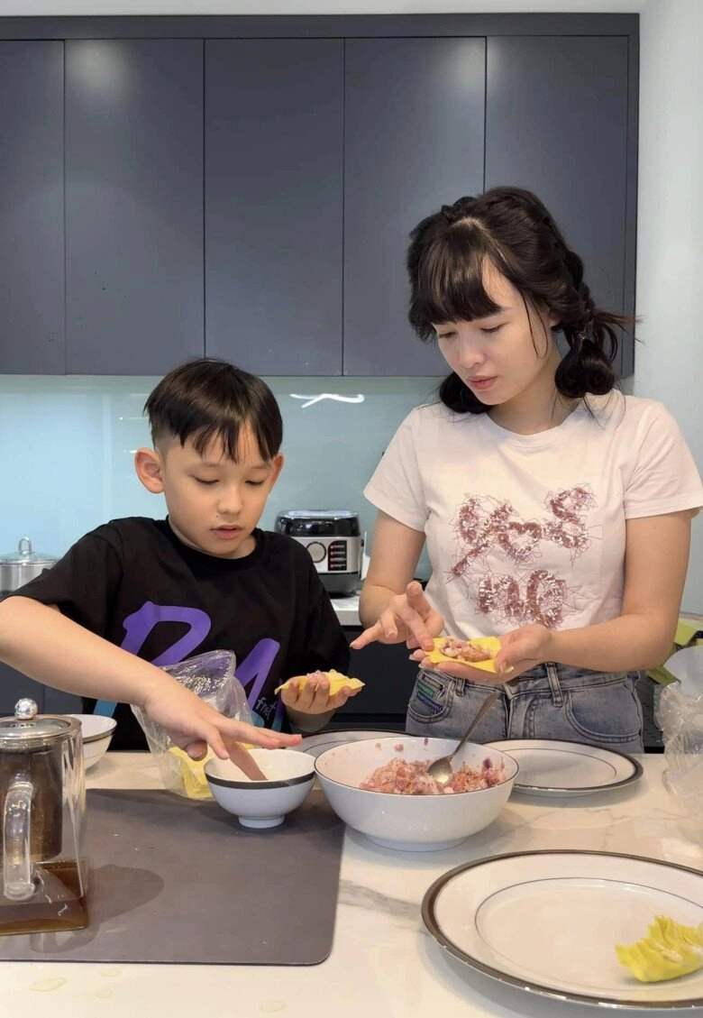 Vợ nóng bỏng kém 10 tuổi nấu cho lê hoàng món bún cá giả socola ngày lễ tình yêu - 6