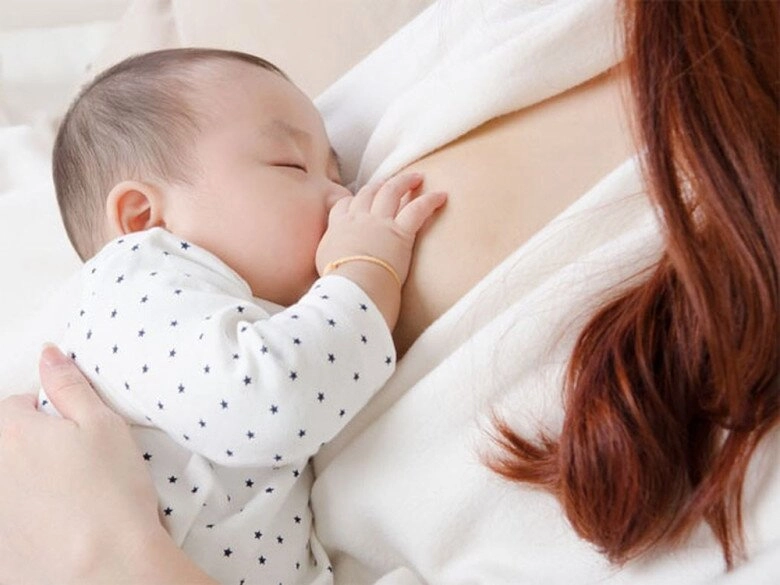 Vợ trẻ vốn mê mặc váyhở lưngnay đổi sang khoe ngực lý do khiến tôi ngã ngửa - 3