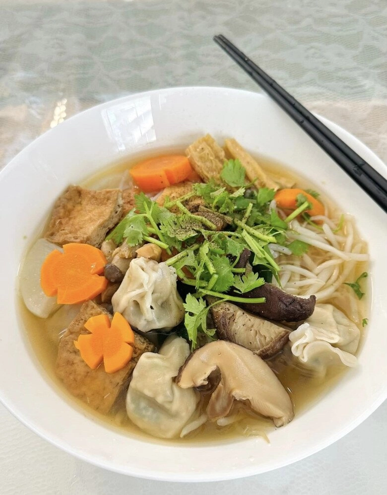 Vợ xinh của baggio dạy cặp sinh đôi nấu ăn luyện sớm để con dâu sau này được hưởng - 1