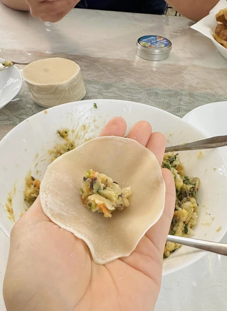 Vợ xinh của baggio dạy cặp sinh đôi nấu ăn luyện sớm để con dâu sau này được hưởng - 4