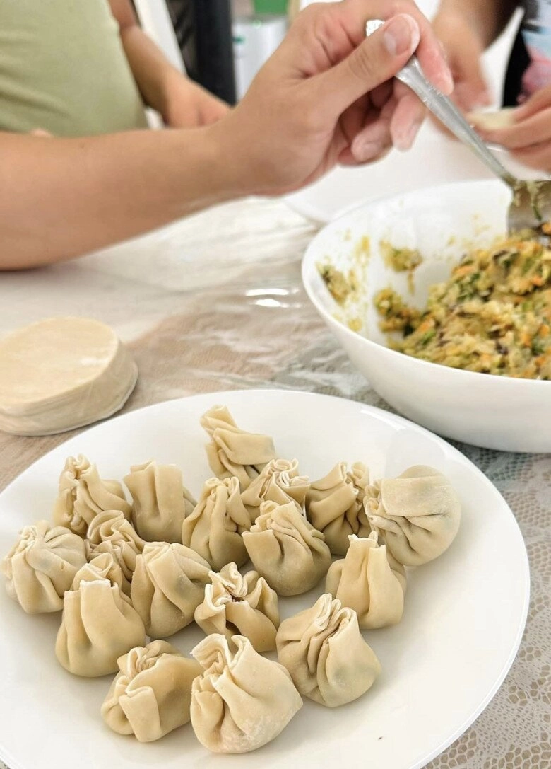Vợ xinh của baggio dạy cặp sinh đôi nấu ăn luyện sớm để con dâu sau này được hưởng - 5