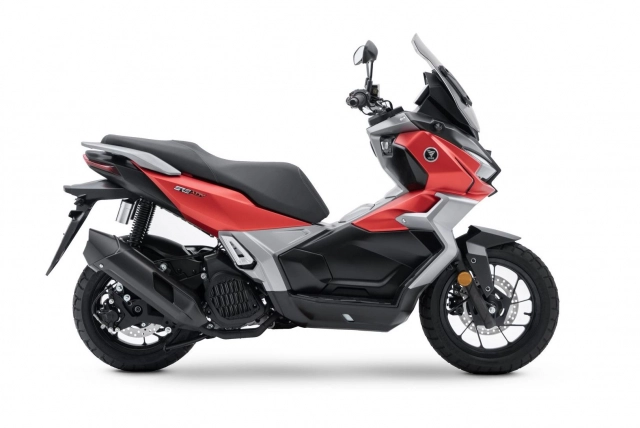 Voge sr2 adv vừa ra mắt đã gắn liền với danh hiệu tay ga cào cào - 3