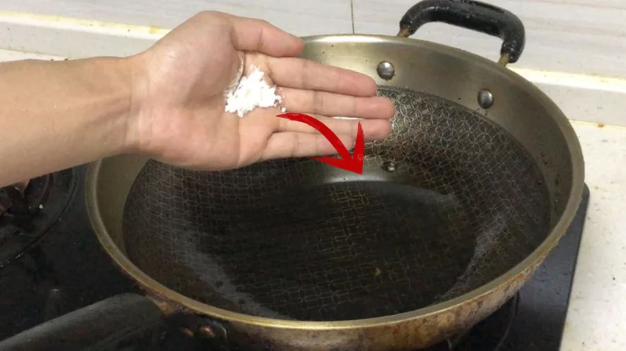 Xào rán món ăn hay bị bắn dầu nhớ làm những điều này dầu không bắn bếp lúc nào cũng sạch sẽ - 2