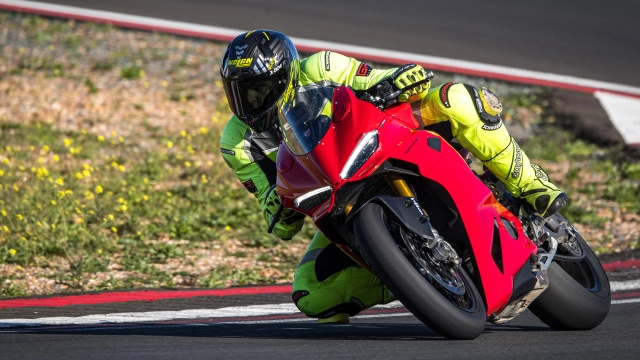 Yamaha r9 vs ducati panigale v2 - cuộc đua tối thượng trong phân khúc xe thể thao tầm trung - 13