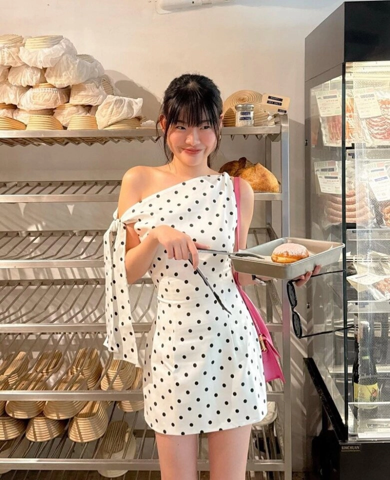 2025 là năm của chấm bi 5 công thức mix đồ chuẩn style hàn pháp khiến outfit sang hẳn - 16