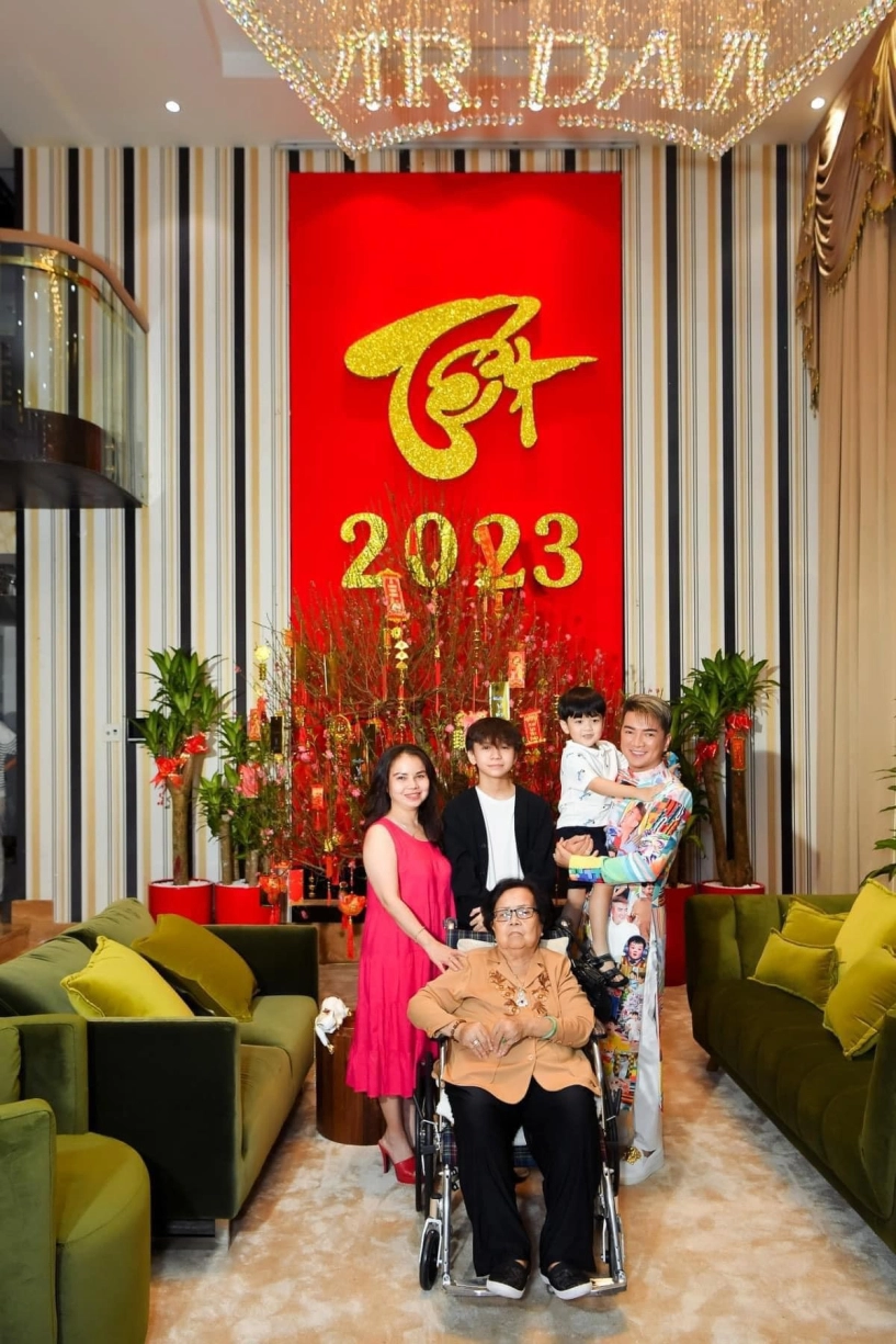 3 con cùng huyết thống gây chú ý của đàm vĩnh hưng - 8