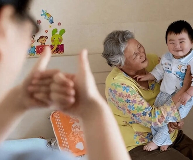 3 kiểu ông bà tuy già nhưng hơn bố mẹ trẻ nuôi dạy cháu cực thông minh tương lai thành tài - 1