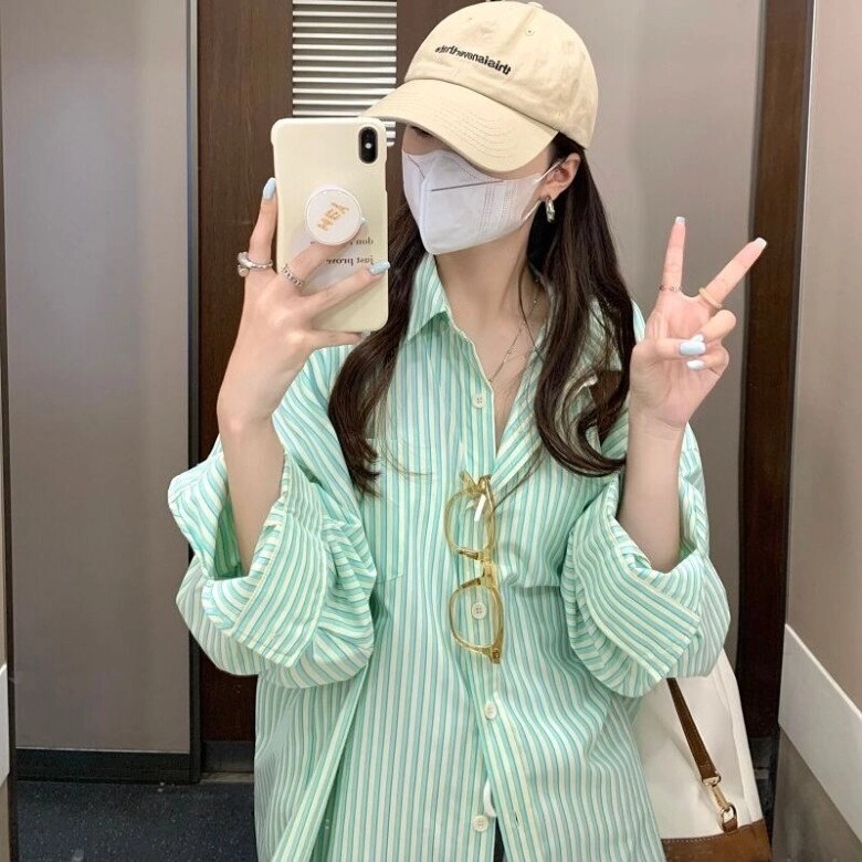 4 chiếc áo sơ mi mà tôi đang phát cuồng chị em nên sở hữu một chiếc để trông thon gọn hơn và che đi mỡ thừa - 5