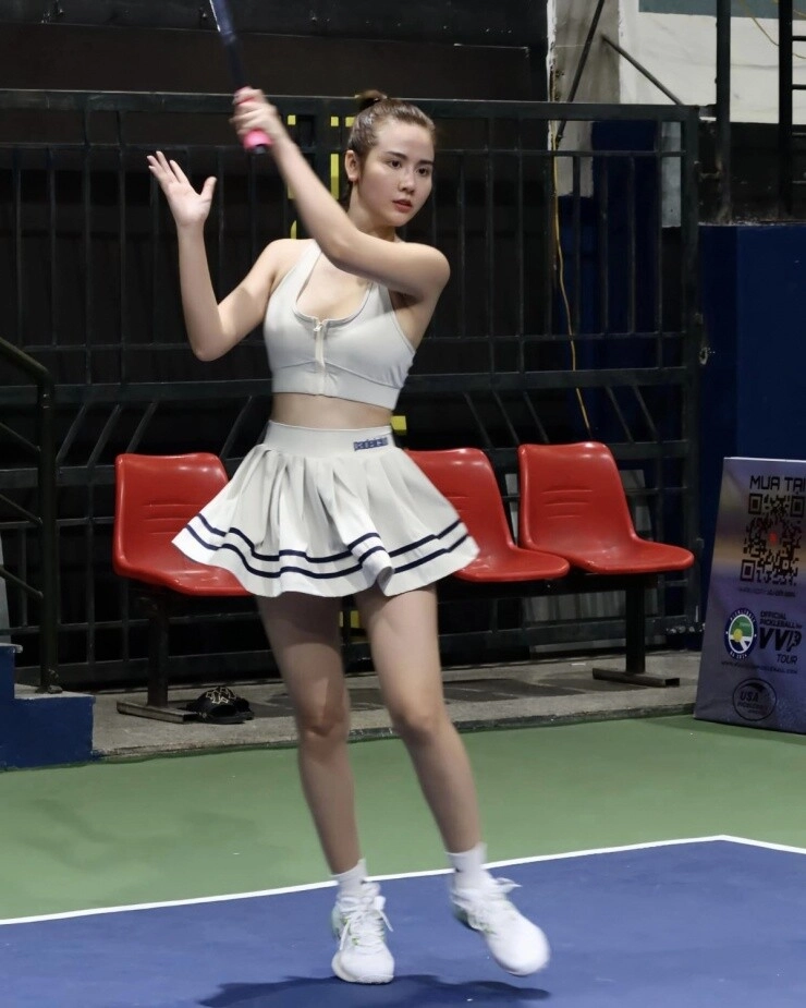 4 outfit đẹp bất diệt cho hội chị em mê đánh pickleball vận dụng ngay để ra sân vừa sành điệu lại thoải mái vô cùng - 1