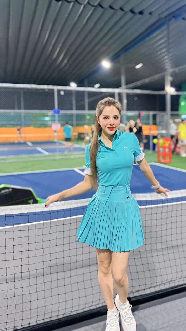 4 outfit đẹp bất diệt cho hội chị em mê đánh pickleball vận dụng ngay để ra sân vừa sành điệu lại thoải mái vô cùng - 7