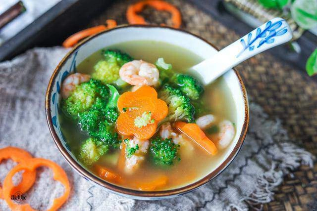 5 món canh thơm mát dễ ăn cho ngày hè nắng nóng - 2