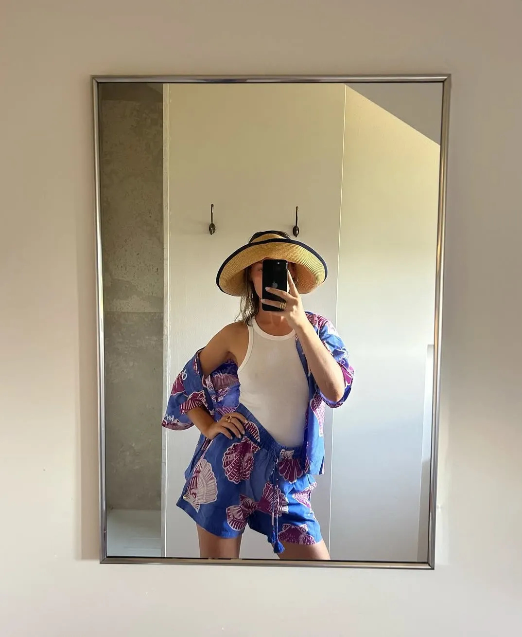 8 cách phối sơ mi đi biển chuẩn fashionista mặc xong nhan sắc thăng hạng cứ chụp ảnh là xinh hết nấc - 8