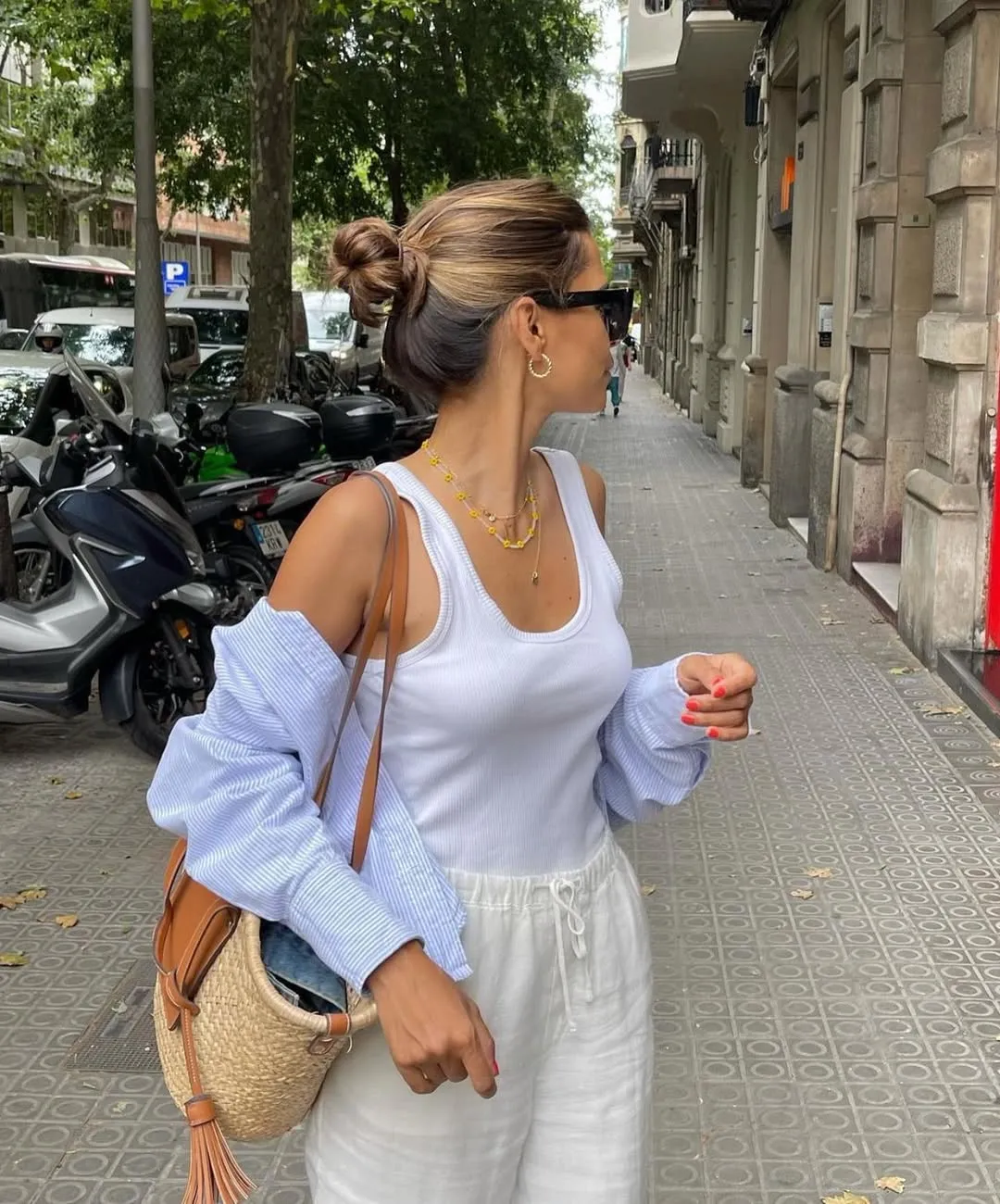 8 cách phối sơ mi đi biển chuẩn fashionista mặc xong nhan sắc thăng hạng cứ chụp ảnh là xinh hết nấc - 9