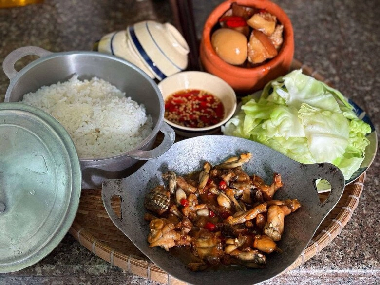9x bận chăm con mọn được ông xã yêu chiều vào bếp nấu cơm cho khiến vợ trẻ như thấy mình được quý nhân phù trợ - 6