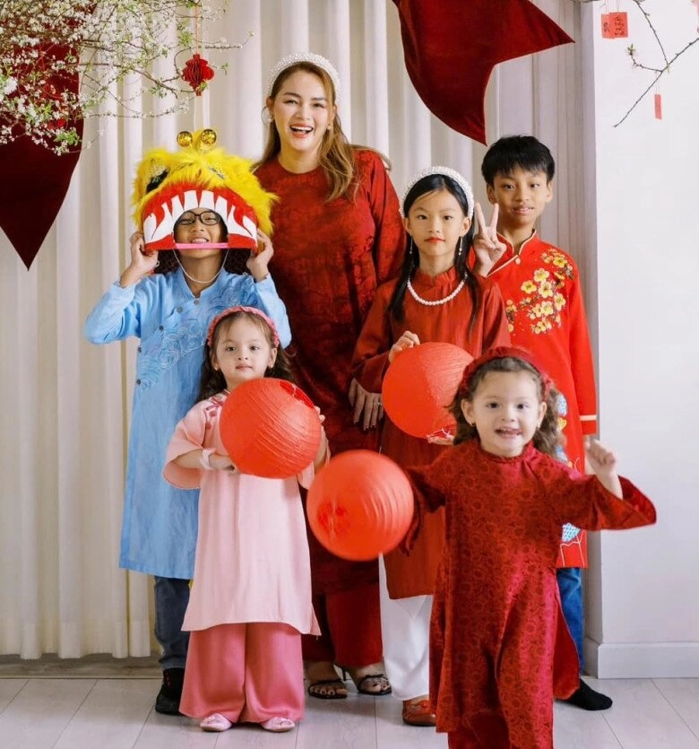 Á hậu việt rời showbiz làm mẹ đơn thân 5 con đặt tên cho các bé cực đáng yêu - 3